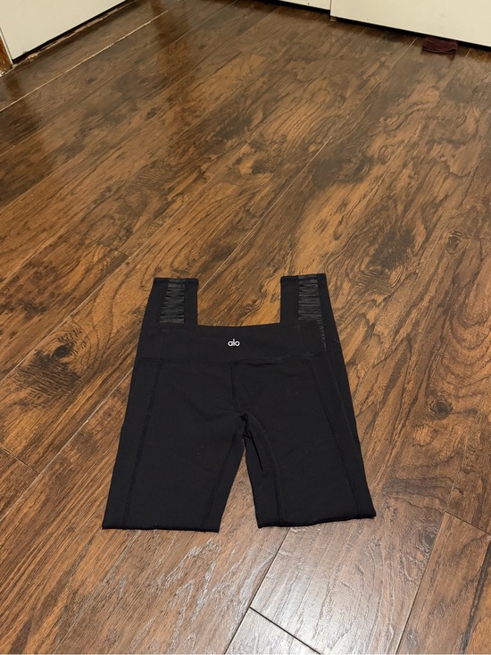ALO Yoga Pants - Alo yoga women’s black moto leggings size small